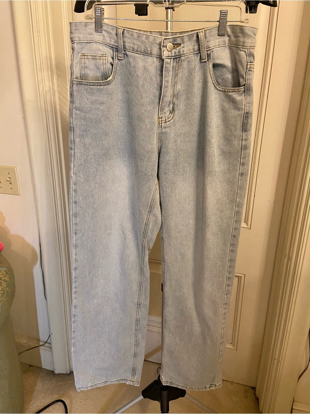 Light Wash Men's Jeans - Classic Straight Fit